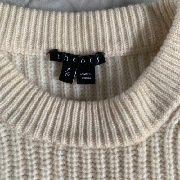 Beautiful THEORY Cashmere & Wool Blend Sweater Size Small - Picture 4 of 8